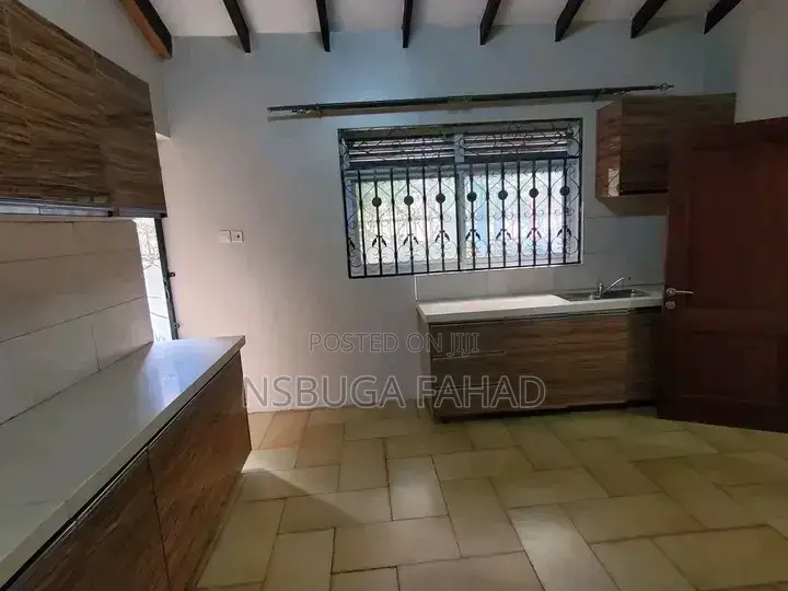 3bdrm Bungalow in Standalone Kisaasi, Central Division for rent in Central Division