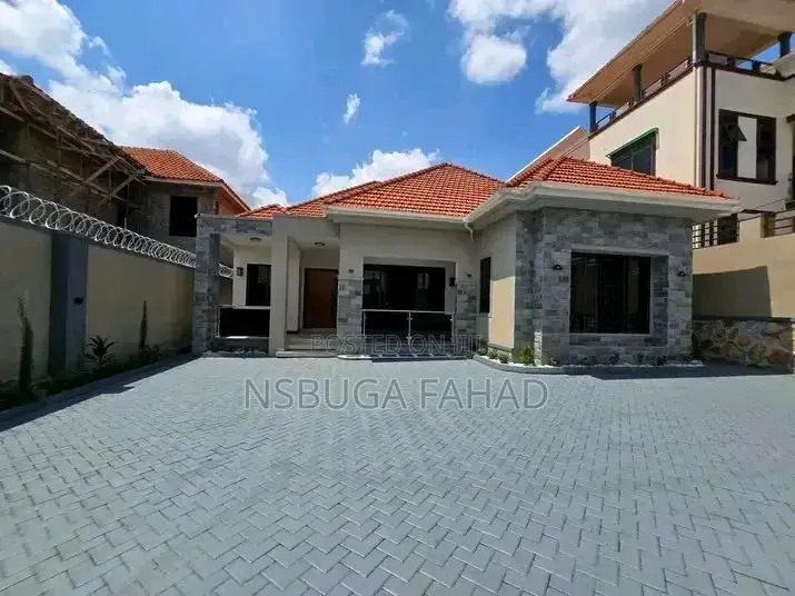 3bdrm House in Standalone Kisaasi, Central Division for rent in Central Division