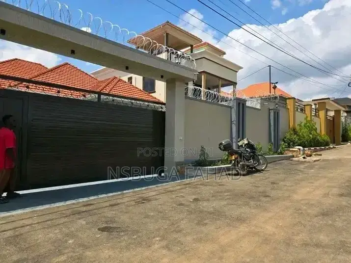3bdrm House in Standalone Kisaasi, Central Division for rent in Central Division
