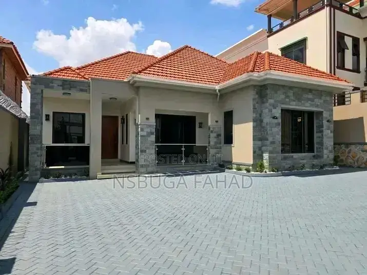 3bdrm House in Standalone Kisaasi, Central Division for rent in Central Division