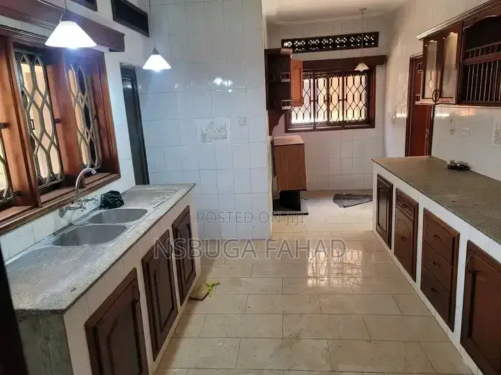 3bdrm House in Standalone Kisaasi, Central Division for rent in Central Division