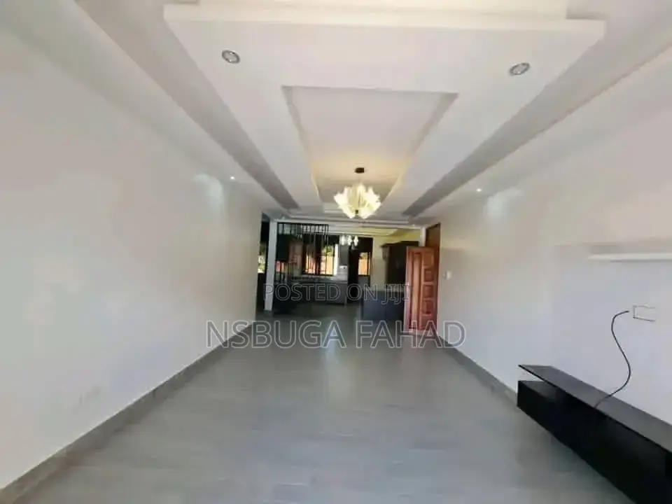 2bdrm House in Kisaasi Bukoto Road, Central Division for rent in Central Division