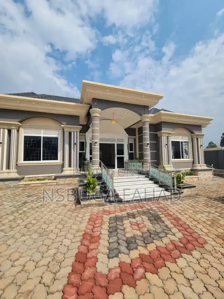 3bdrm Bungalow in Standalone Kisaasi, Central Division for rent in Central Division