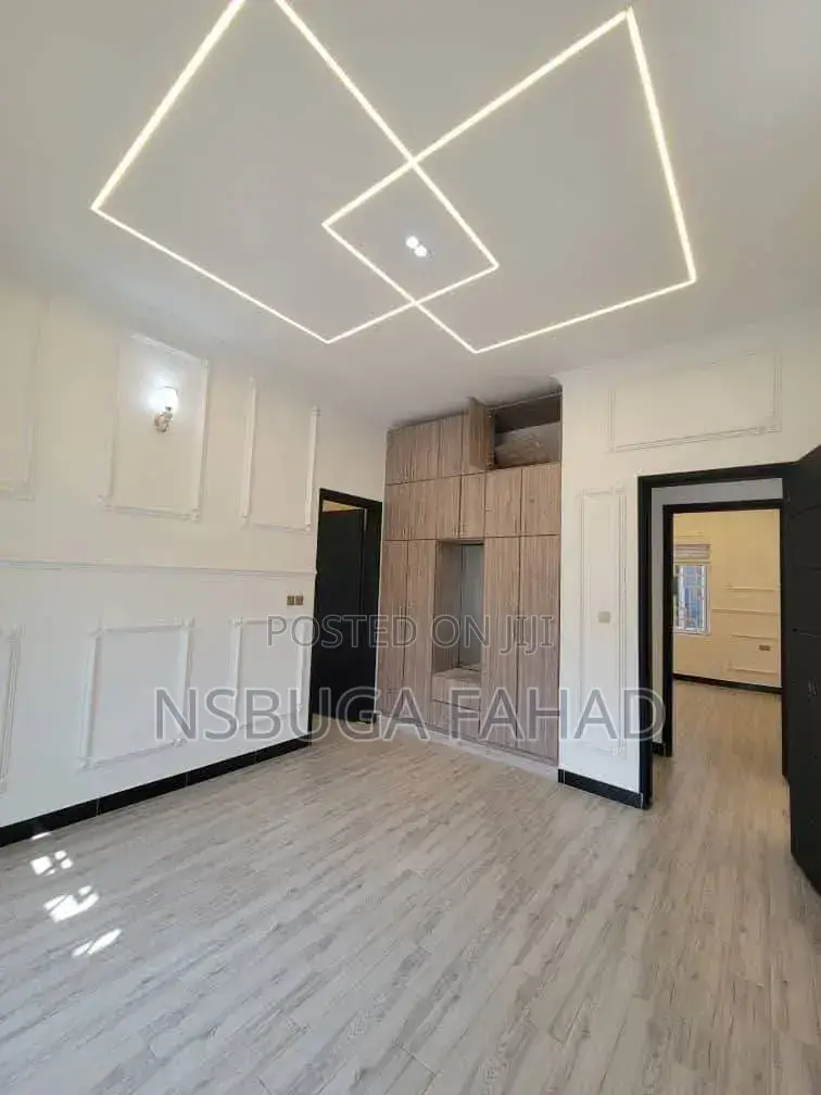 3bdrm Bungalow in Standalone Kisaasi, Central Division for rent in Central Division