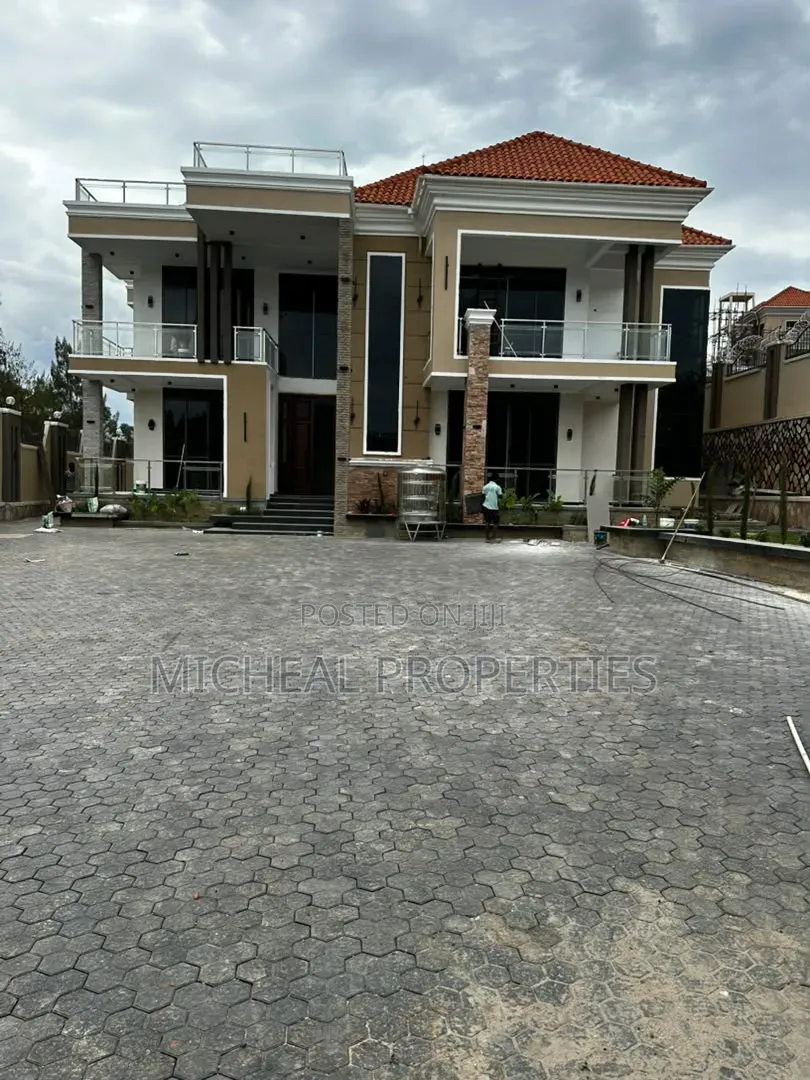 6bdrm House in Kira Town At 1.3B, Wakiso / Wakiso for sale in Wakiso / Wakiso