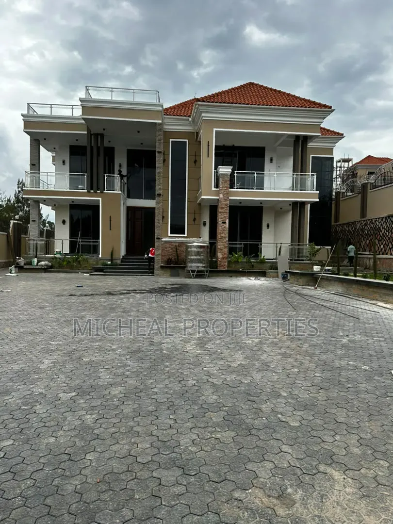 6bdrm House in Kira Town At 1.3B, Wakiso / Wakiso for sale in Wakiso / Wakiso