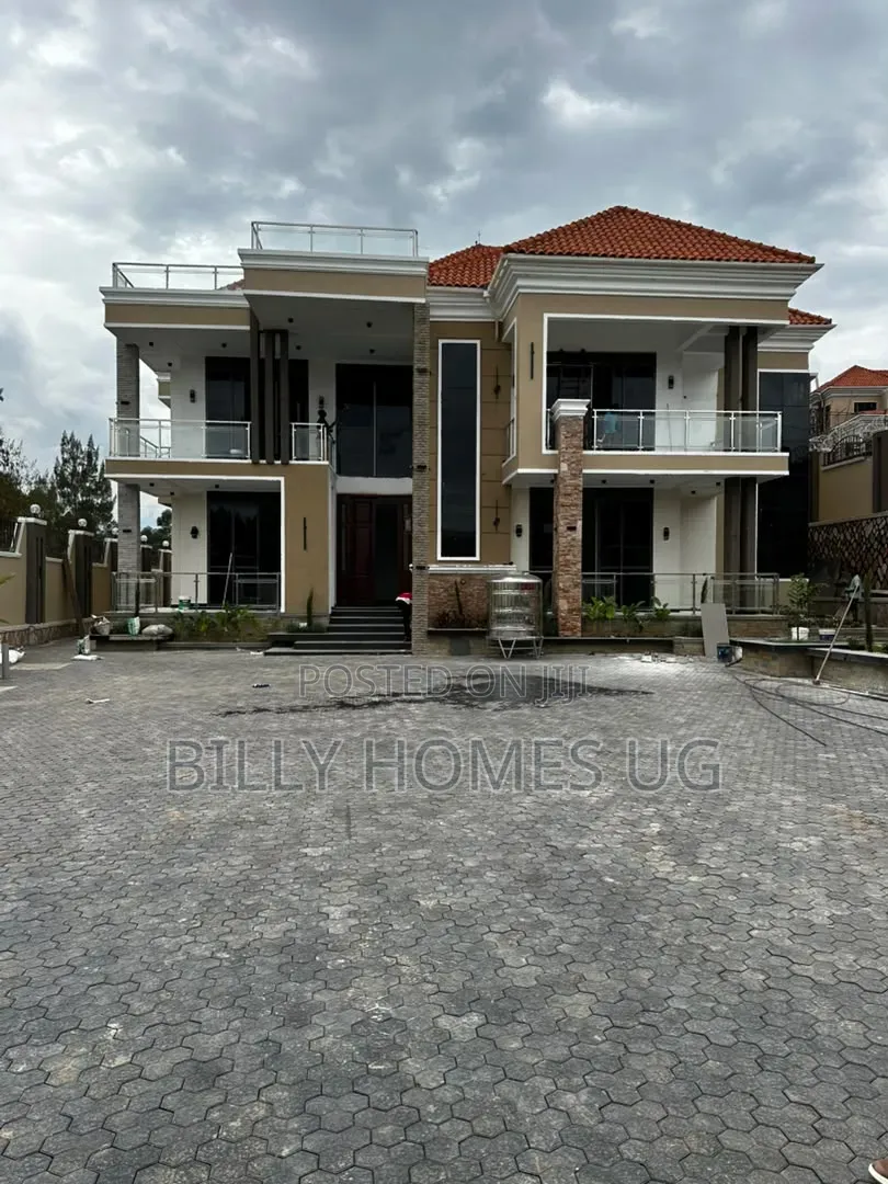 7bdrm Mansion in Kira for sale in Kira