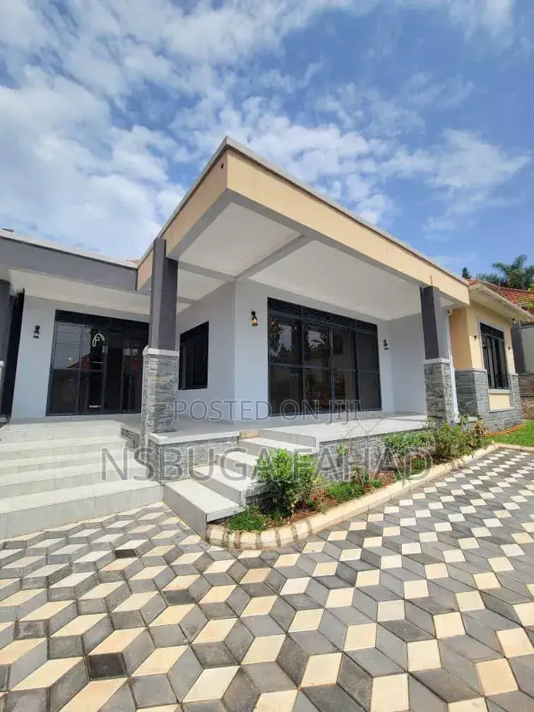 3bdrm House in Standalone Kisaasi, Central Division for rent in Central Division