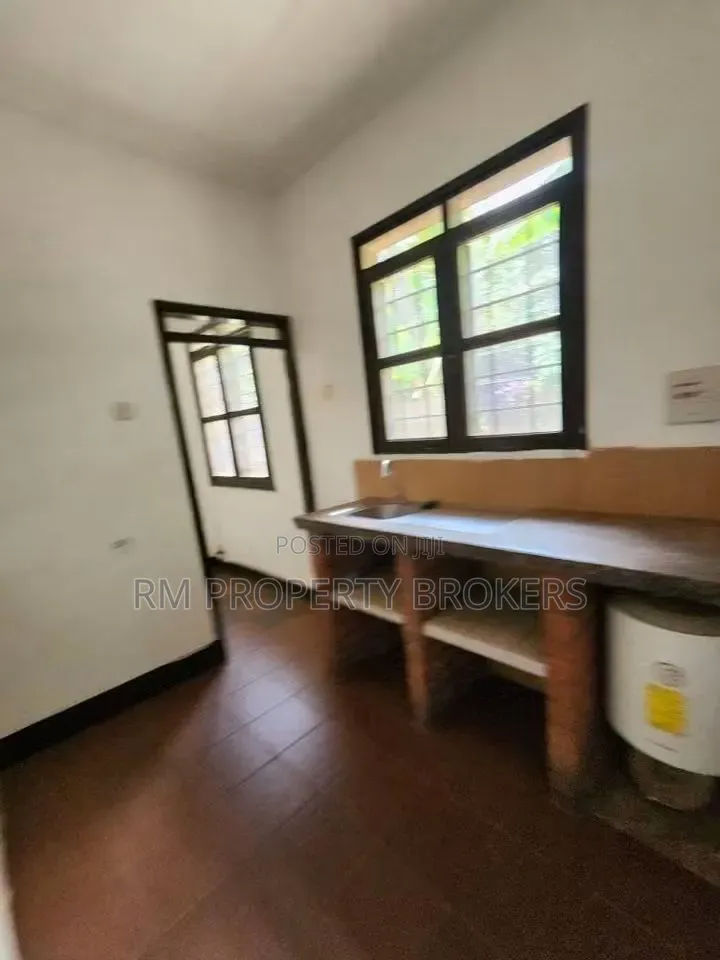2bdrm Bungalow in Kansanga Kiwafu Rd, Central Division for rent in Central Division