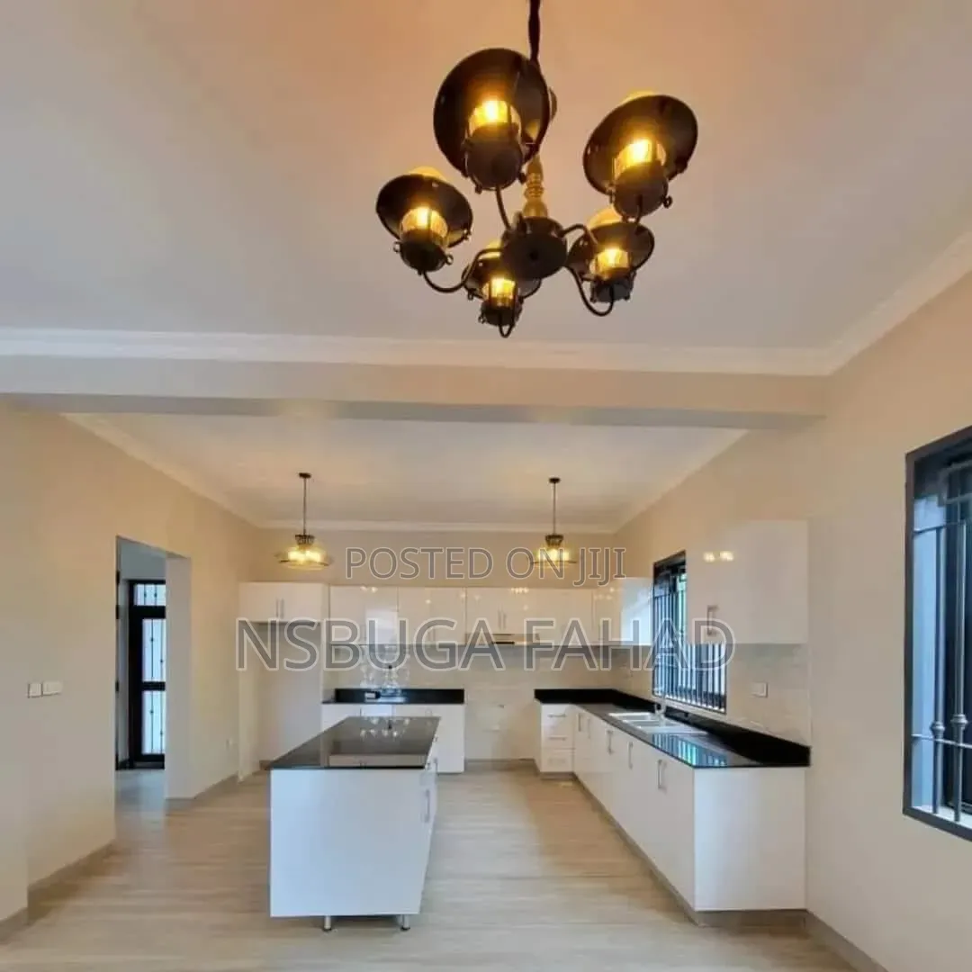 3bdrm House in Standalone Kisaasi, Central Division for rent in Central Division