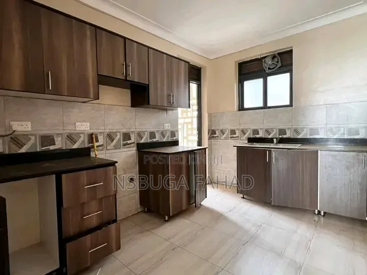 2bdrm House in Kisaasi Bukoto Road, Central Division for rent in Central Division