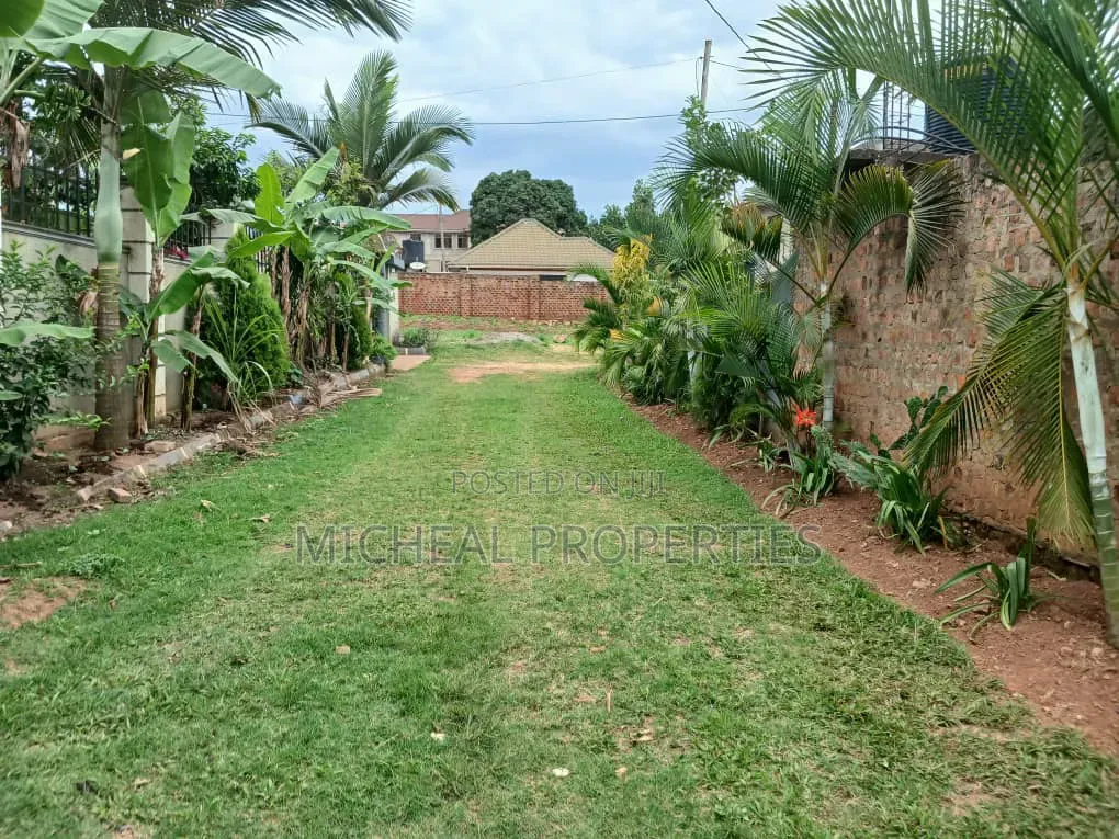 23 Decimals for Sell Masoli Gayaza Rd 260m in Wakiso / Wakiso