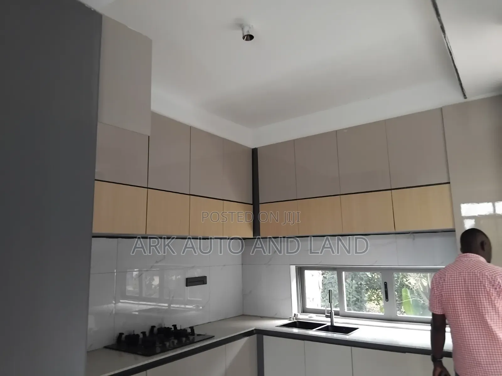 3bdrm Apartment in Kisasi Bahai, Nakawa for sale in Nakawa