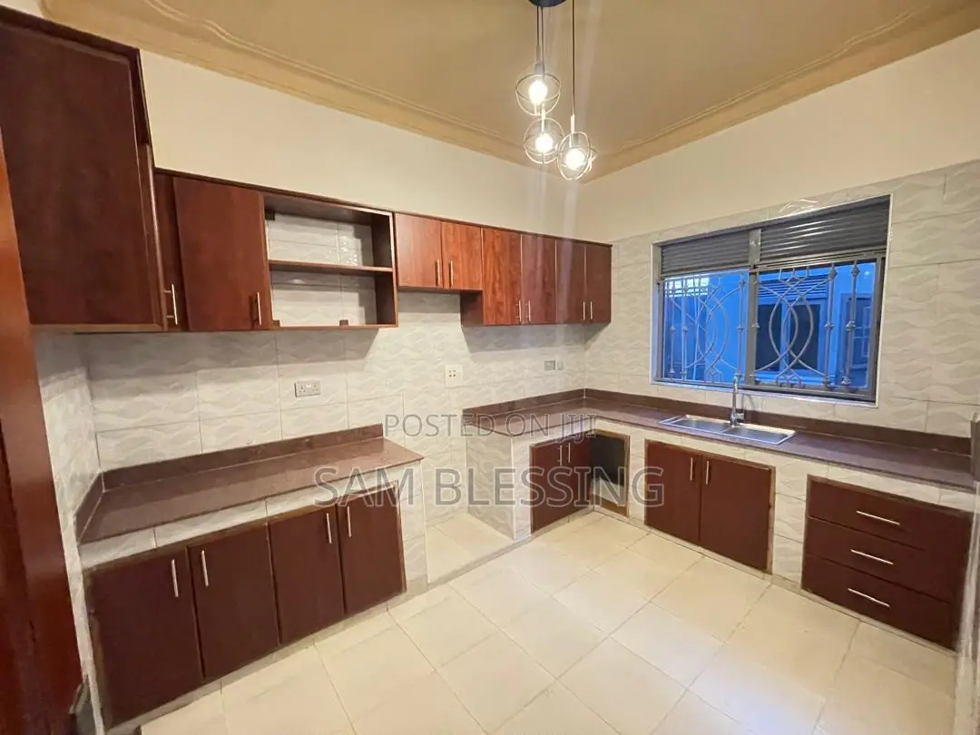 4bdrm House in Kitende Arkright, Central Division for sale in Central Division
