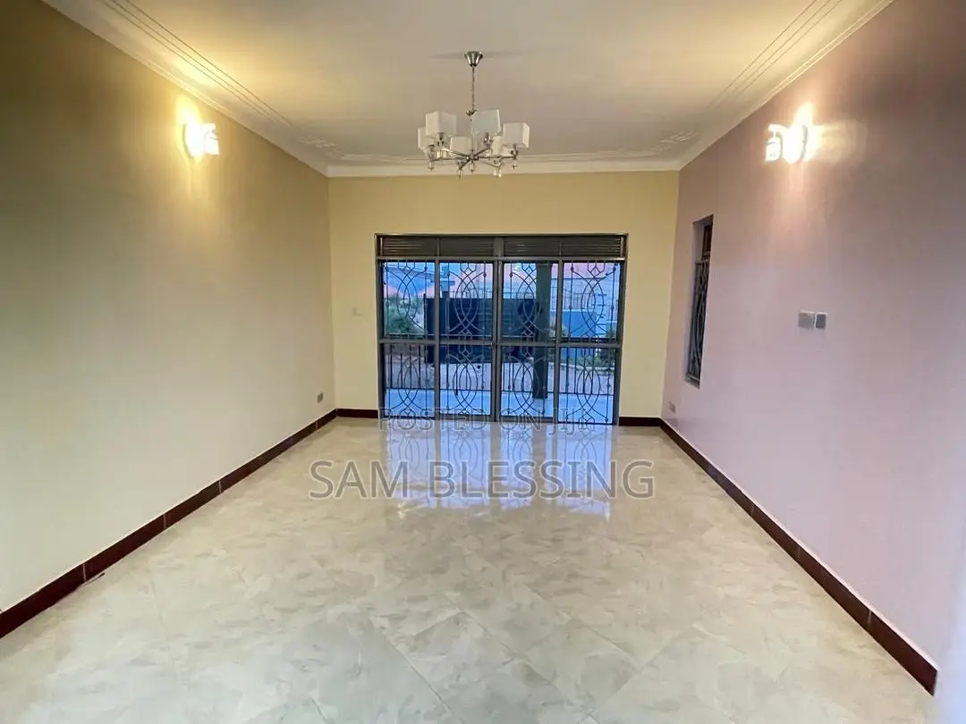 4bdrm House in Kitende Arkright, Central Division for sale in Central Division