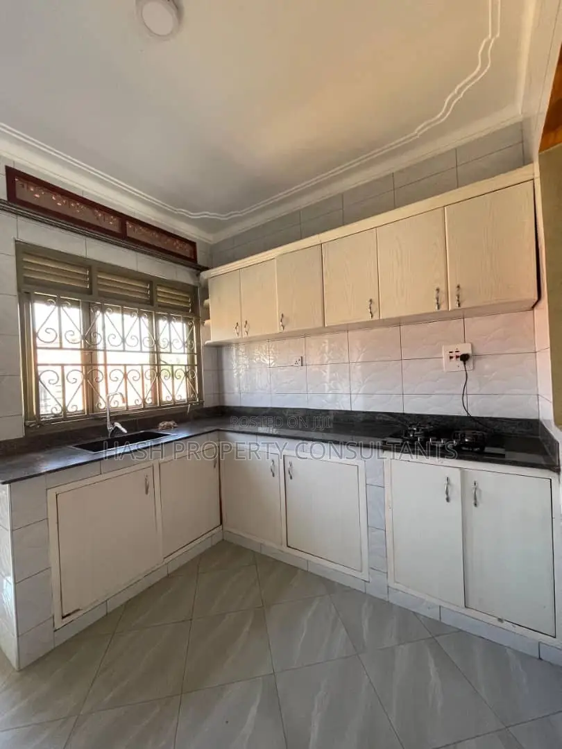 4bdrm House in Ptc, Makindye for sale in Makindye