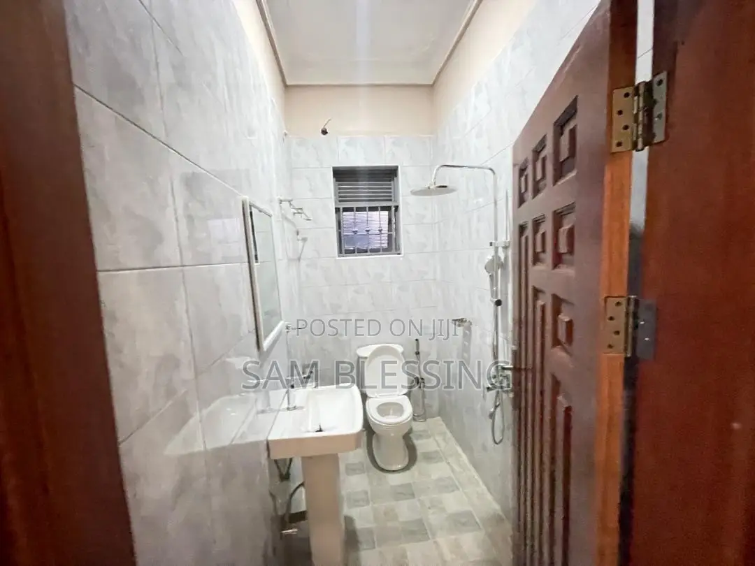 5bdrm Mansion in Munyonyo, Central Division for sale in Central Division