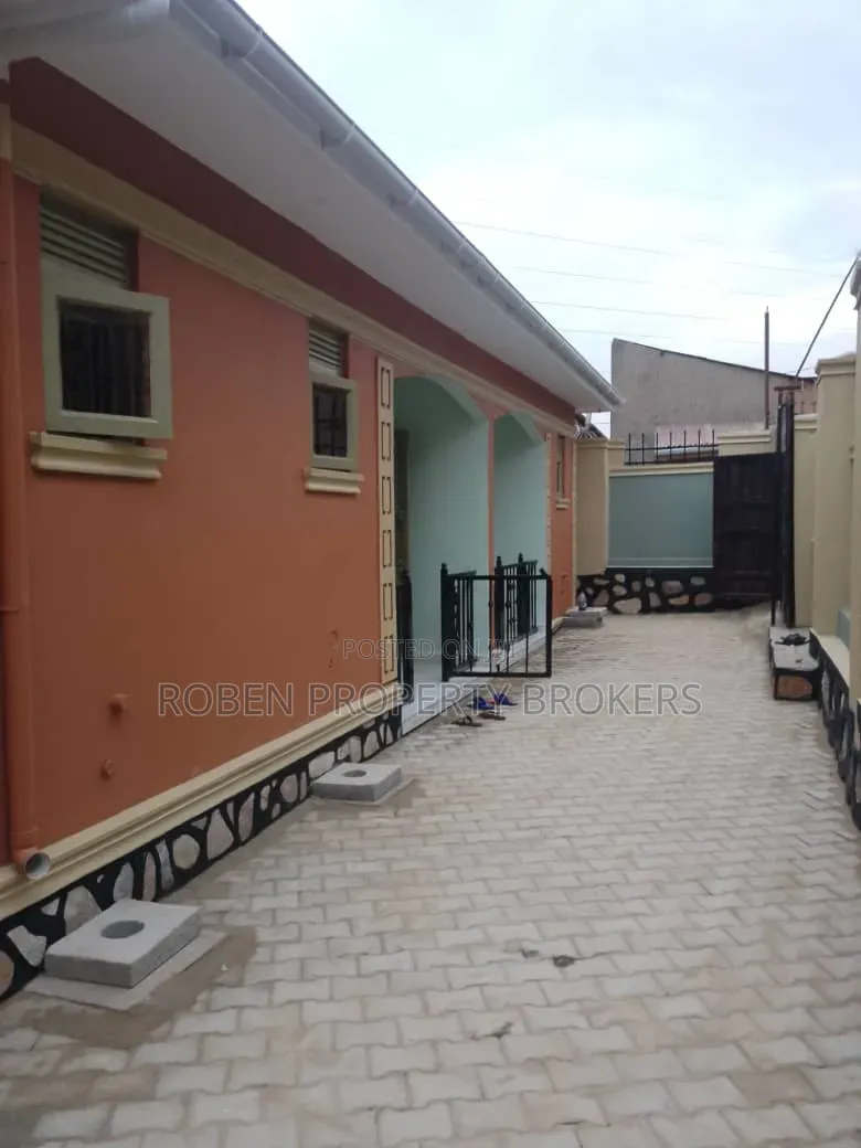1bdrm House in Roben Property, Rubaga for rent in Rubaga