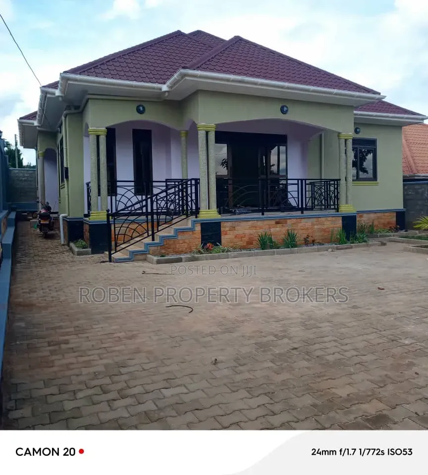 2bdrm Apartment in Roben Property, Rubaga for rent in Rubaga