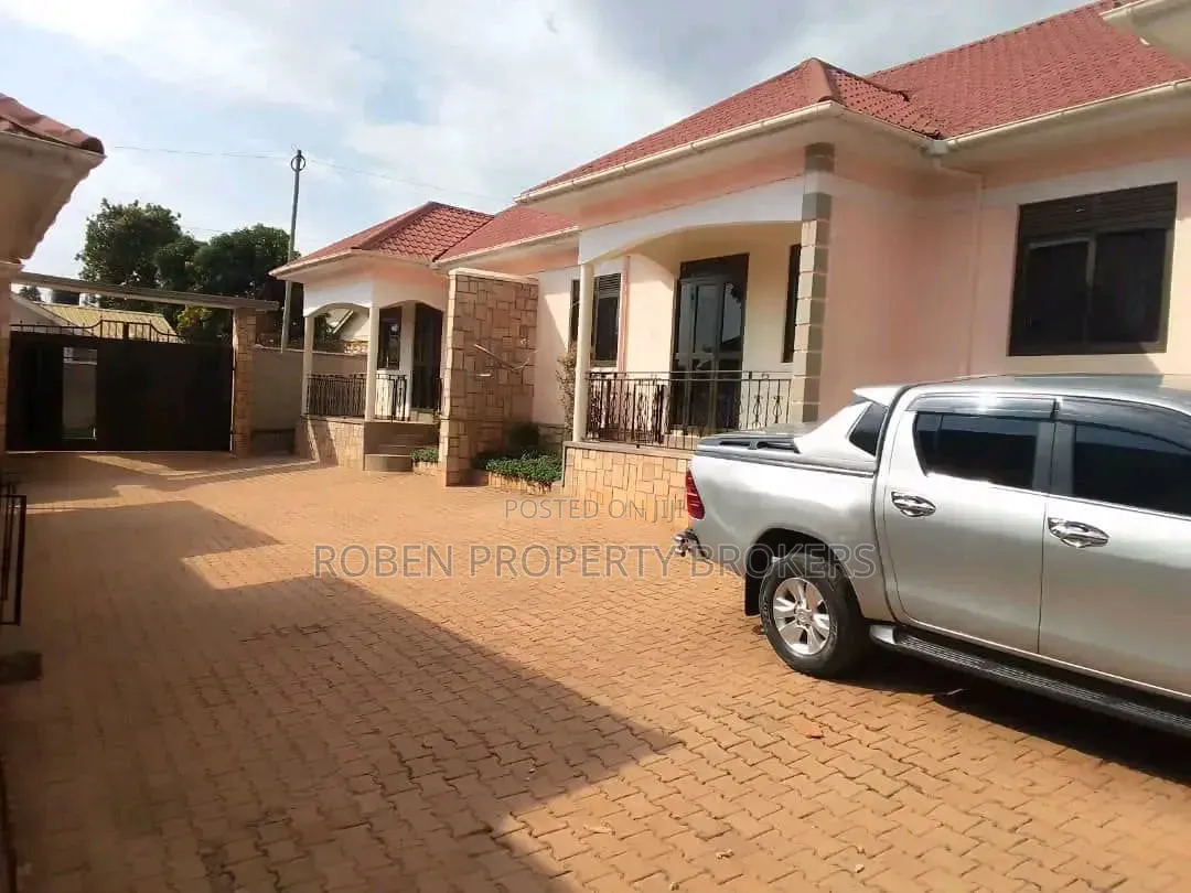 2bdrm House in Roben Property, Rubaga for rent in Rubaga