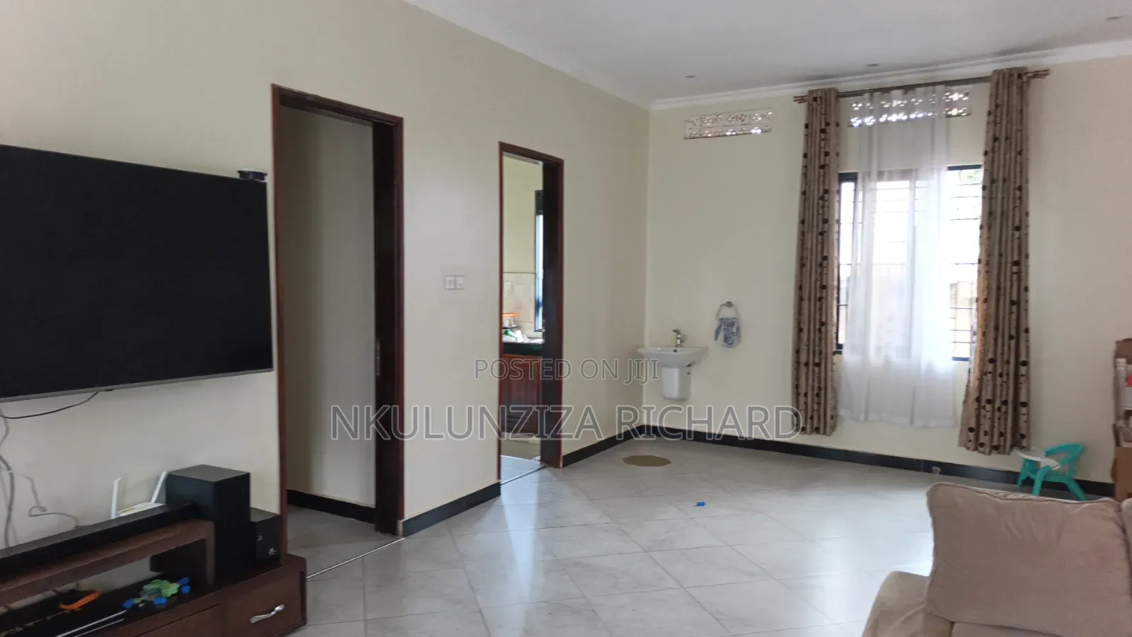 4bdrm Bungalow in Byeyogerere Kakajo, Kira for sale in Kira