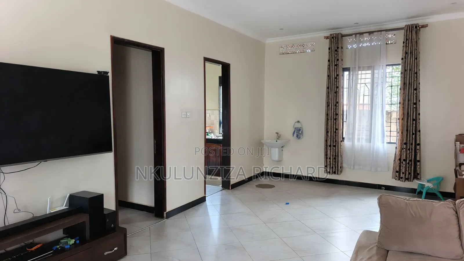4bdrm Bungalow in Byeyogerere Kakajo, Kira for sale in Kira