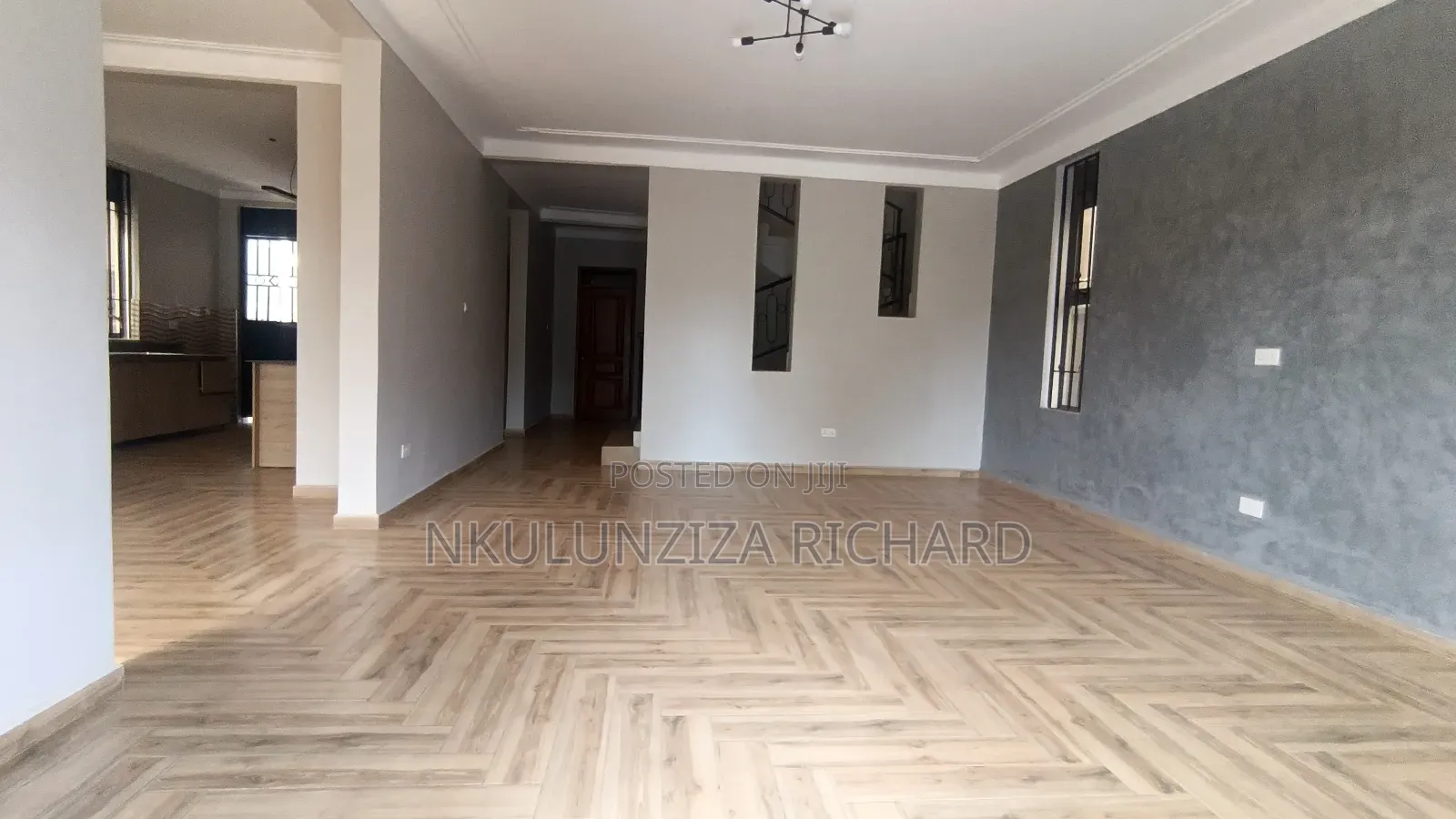 4bdrm Duplex in Mamerito Road, Kira for sale in Kira