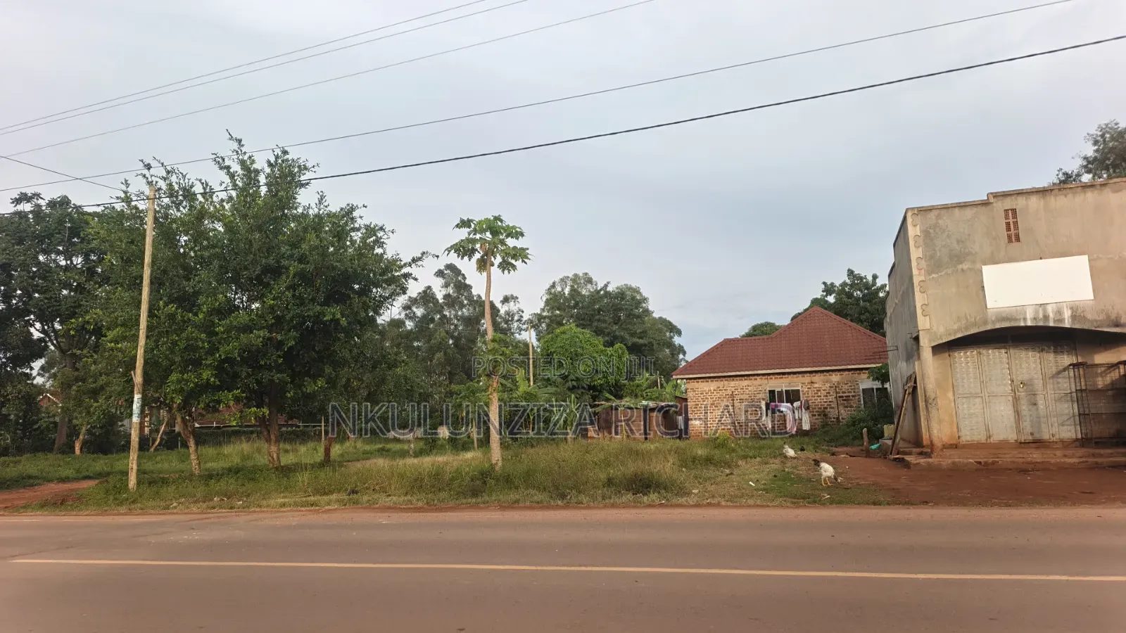 Commercial Plot for Sale in Kitukutwe Town 10decimals Ready Land Title in Kira