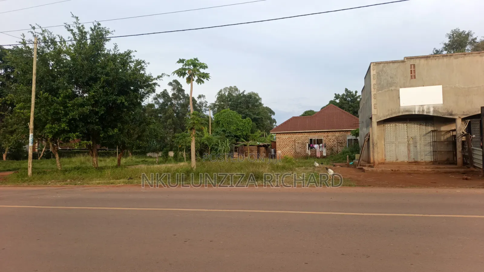 Commercial Plot for Sale in Kitukutwe Town 10decimals Ready Land Title in Kira