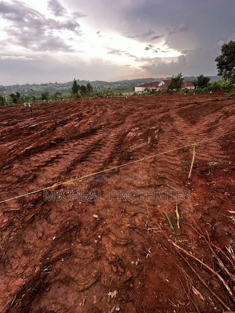 Plot for Sell Gayaza Kiwenda Nazaresi at 9m 50ft by 50ft in Kawempe