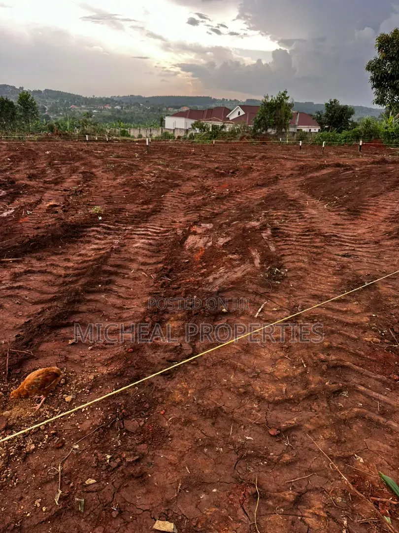 Plot for Sell Gayaza Kiwenda Nazaresi at 9m 50ft by 50ft in Kawempe
