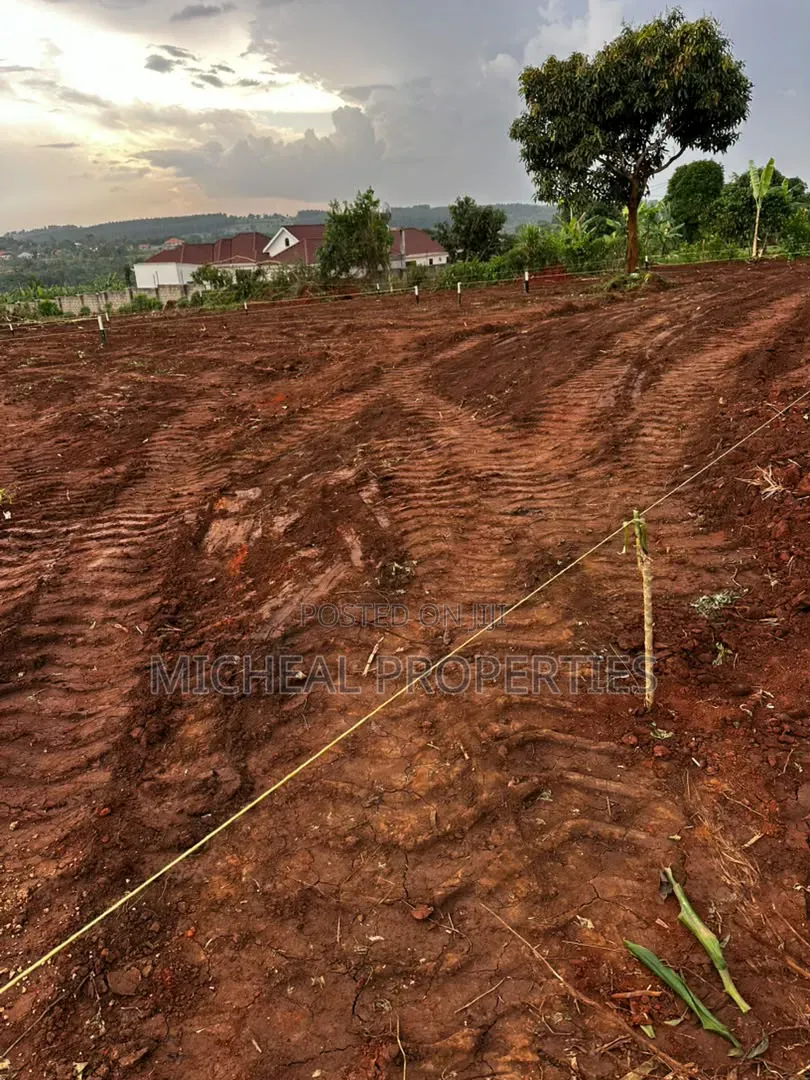 Plot for Sell Gayaza Kiwenda Nazaresi at 9m 50ft by 50ft in Kawempe