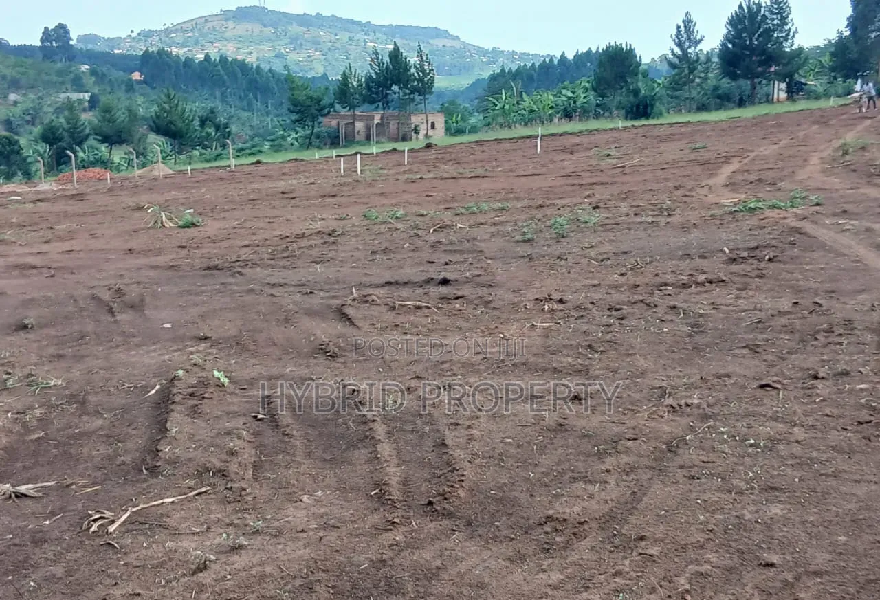 Prime Plots for Sale at Katende~Luwule Modern Land Estate~Masaka Road. in Kiringente