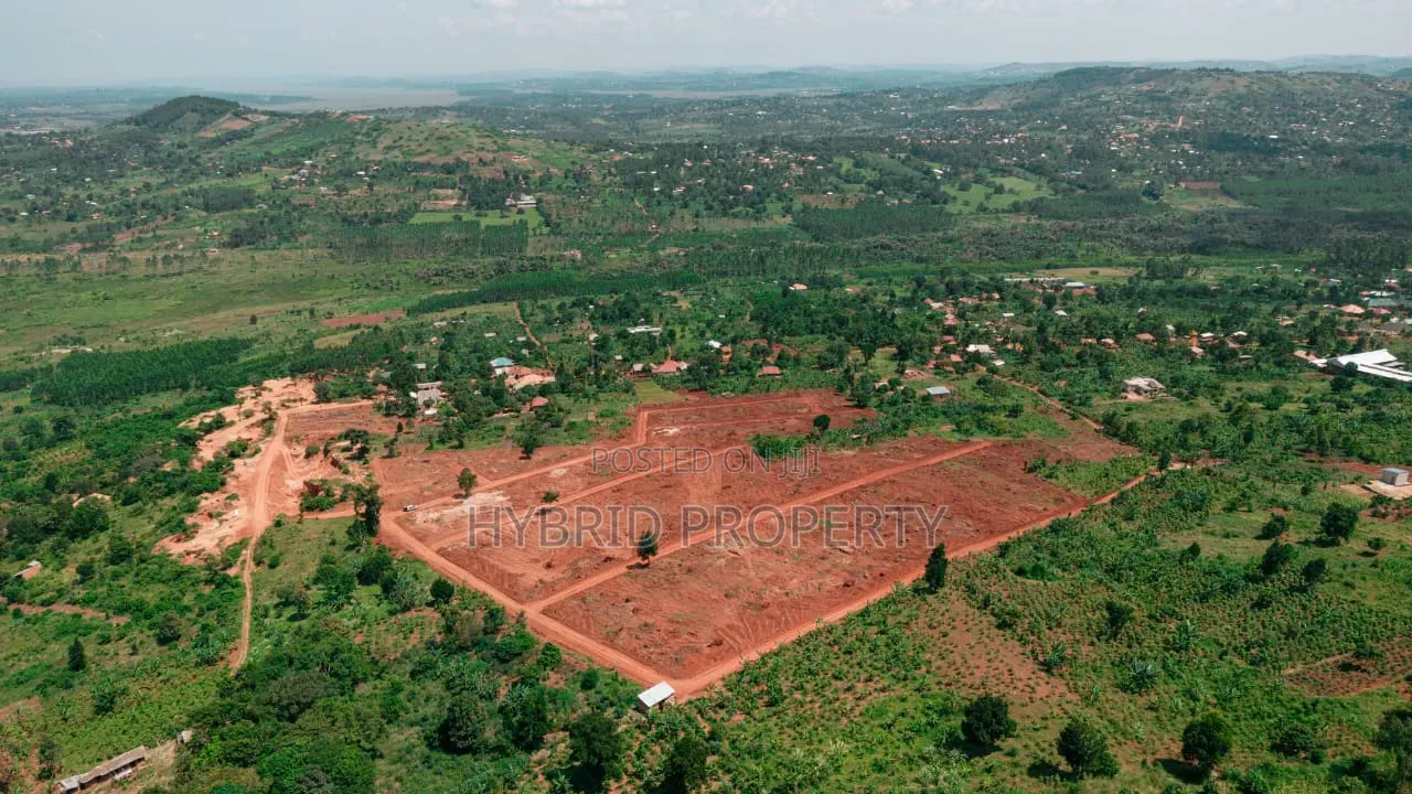 Prime Plots for Sale at Jungo~Nakawuka Land Estate Along Entebbe Road. in Ssisa