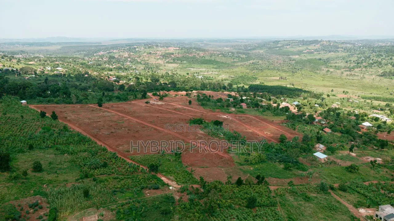 Prime Plots for Sale at Jungo~Nakawuka Land Estate Along Entebbe Road. in Ssisa