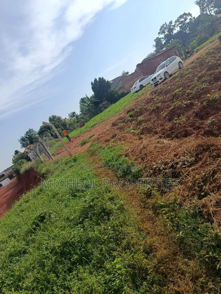 40 Decimals for Sell Kira Kasangati Rd 180m in Kawempe