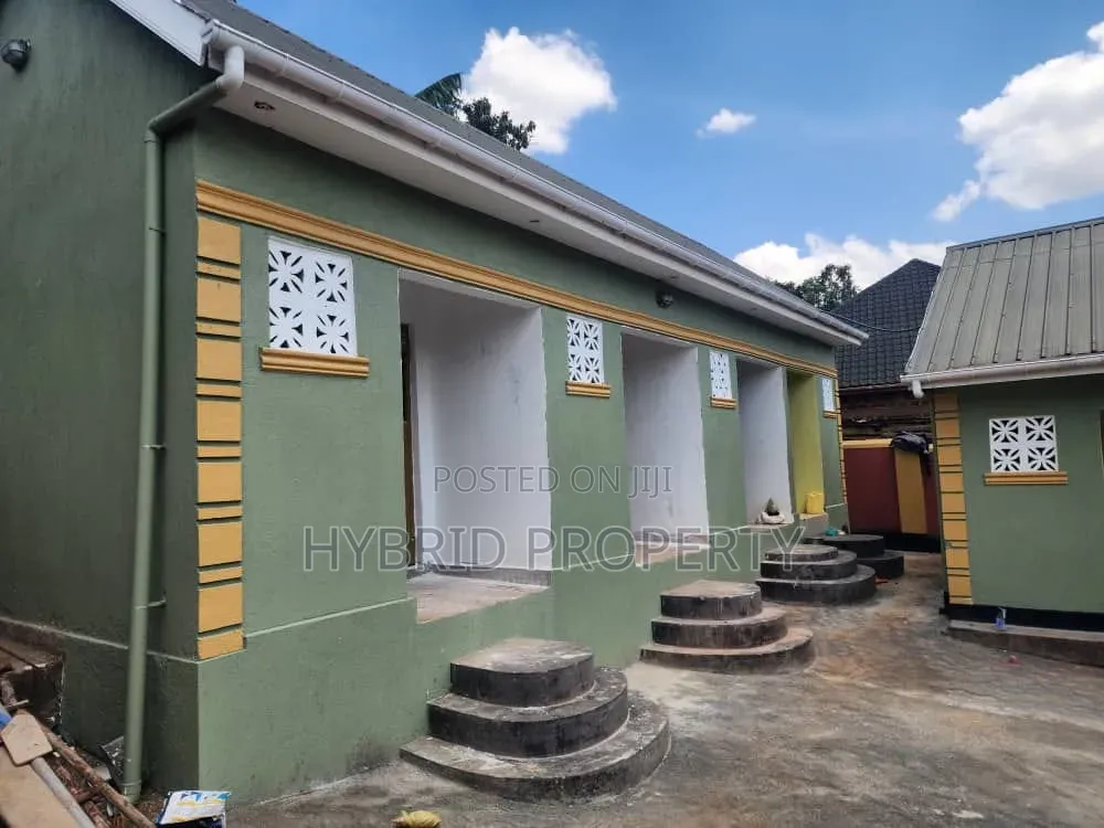 10bdrm Apartment in Wakiso~Sala Along for sale in Wakiso / Wakiso