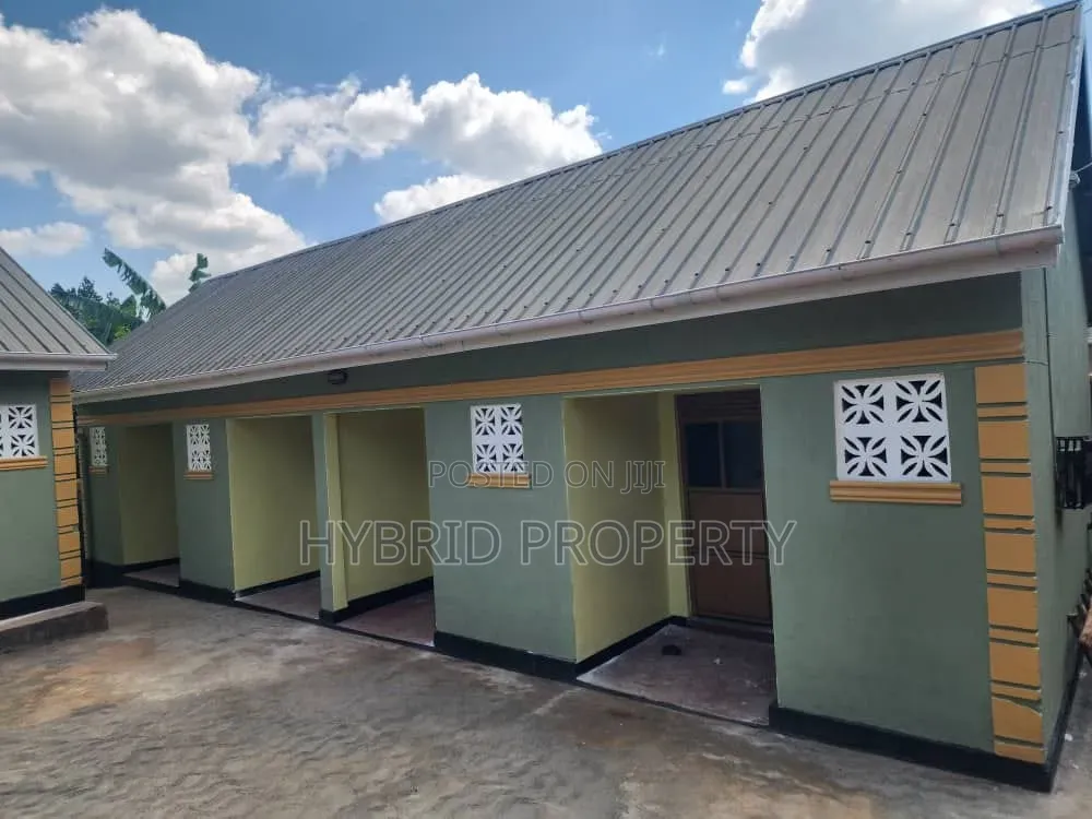 10bdrm Apartment in Wakiso~Sala Along for sale in Wakiso / Wakiso