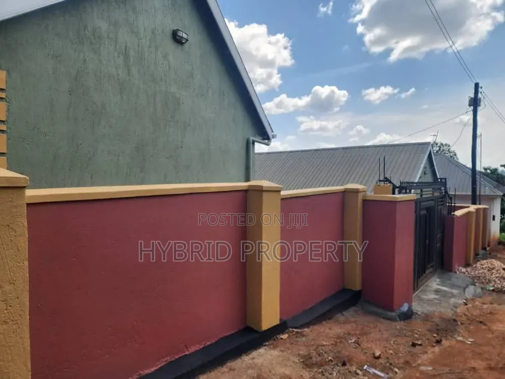 10bdrm Apartment in Wakiso~Sala Along for sale in Wakiso / Wakiso