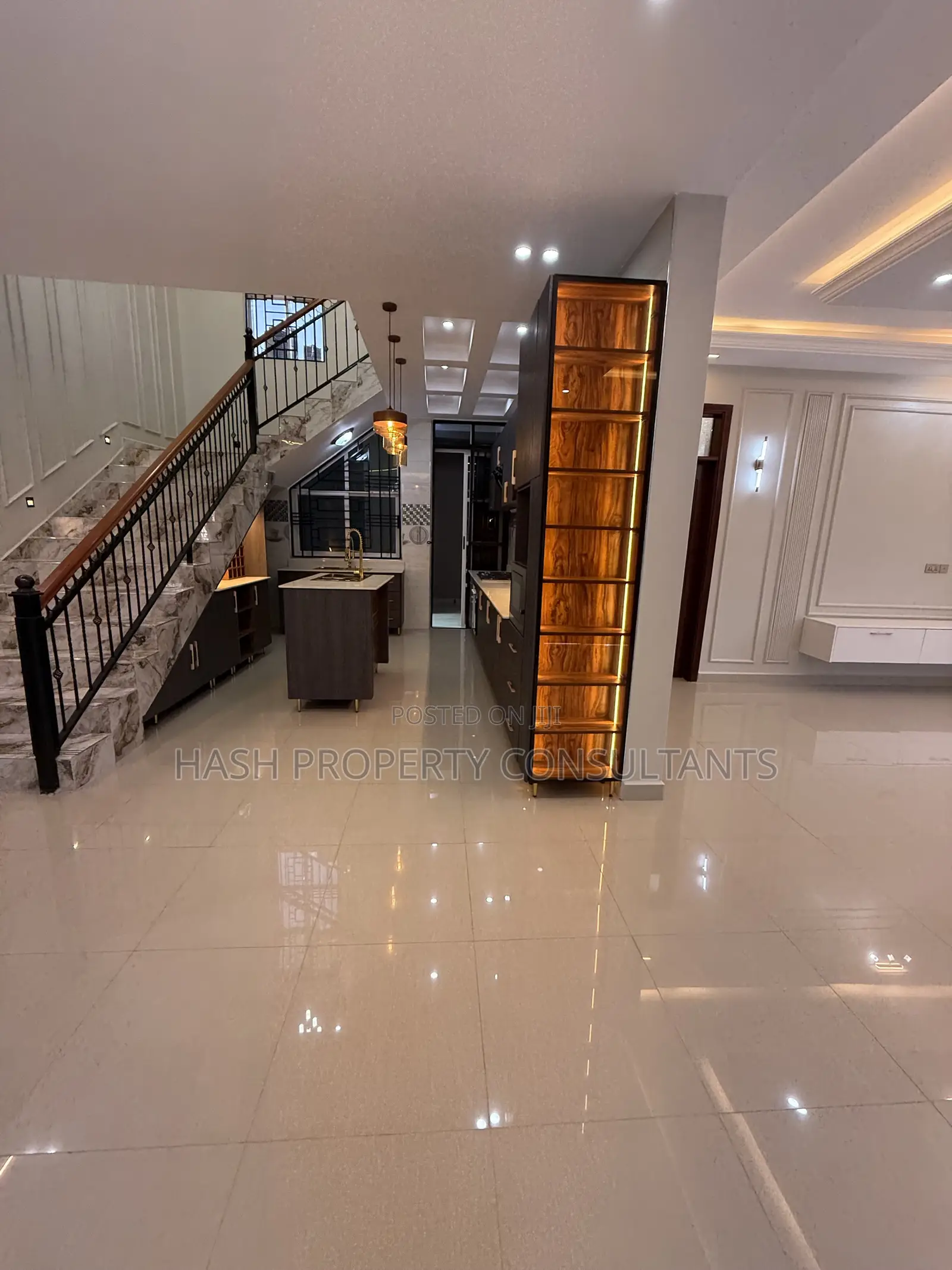 6bdrm House in Akright City, Central Division for sale in Central Division