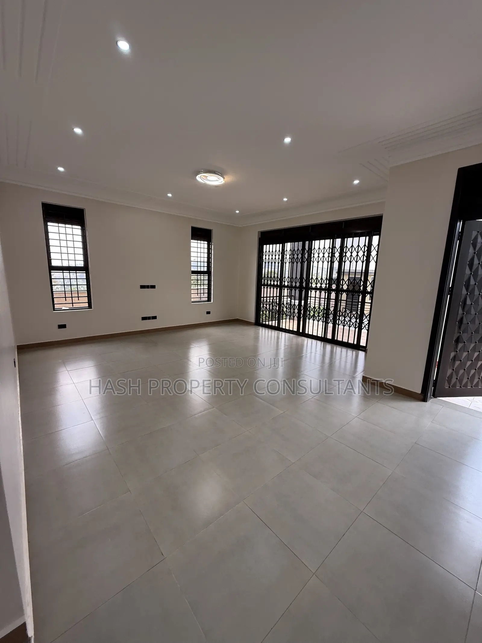 5bdrm House in Akright City, Central Division for sale in Central Division