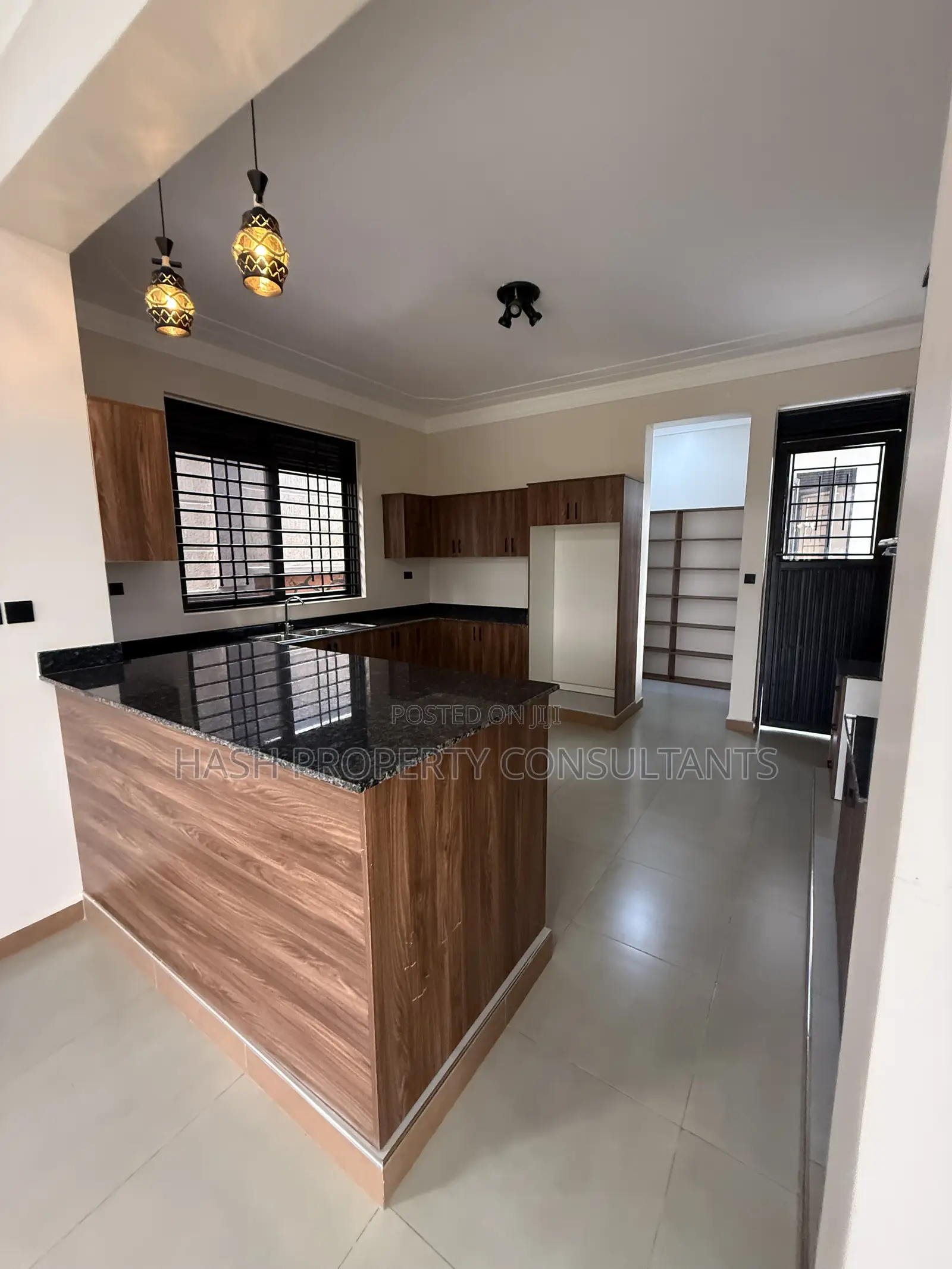 5bdrm House in Akright City, Central Division for sale in Central Division