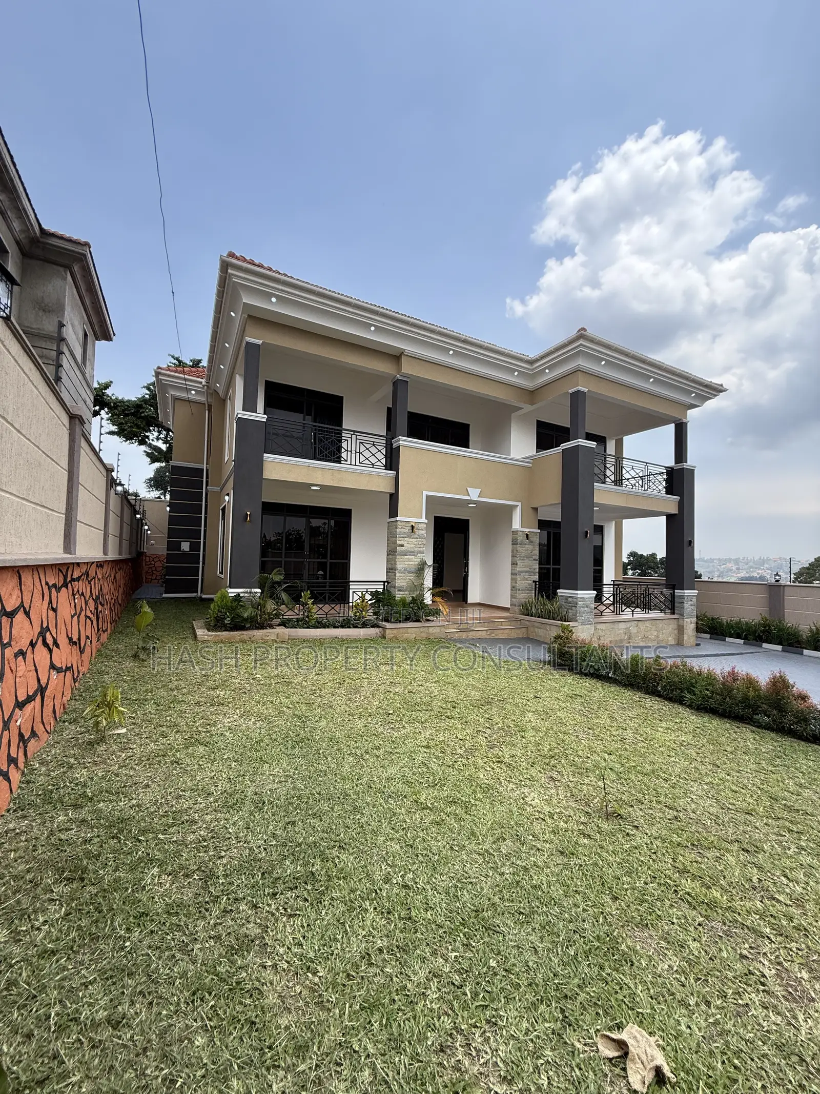 5bdrm House in Akright City, Central Division for sale in Central Division