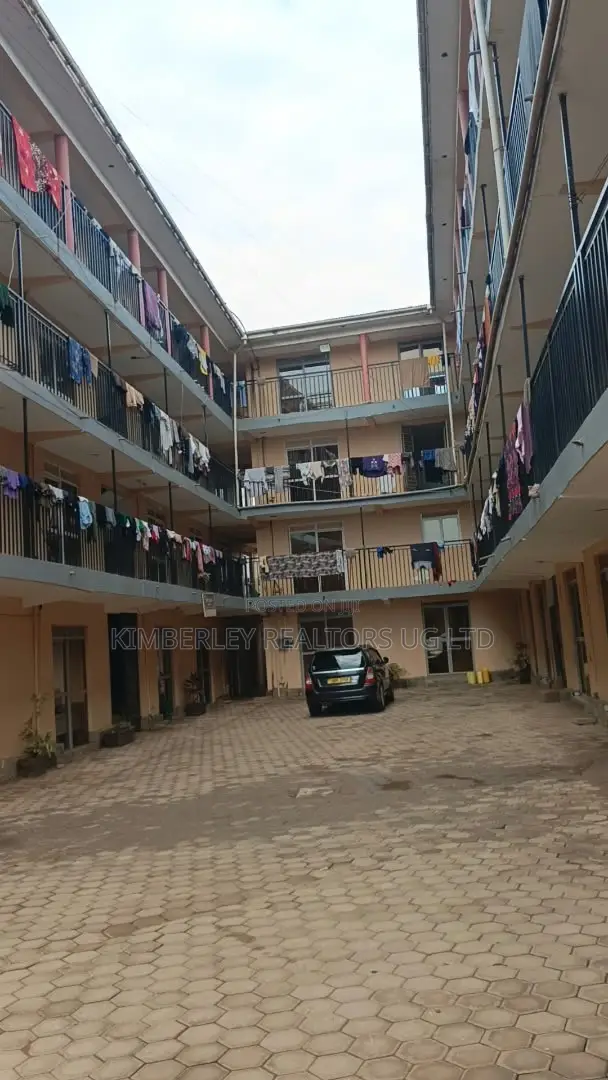 15bdrm Block of Flats in Division A for sale in Division A
