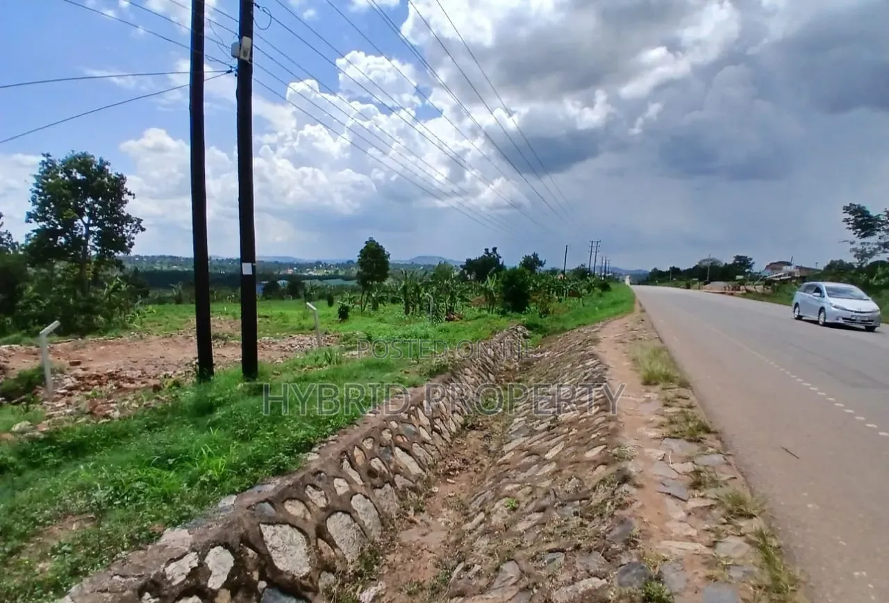 Prime 50 Decimals of Commercial Land for Sale at Kikandwa~Kakiri. in Kakiri