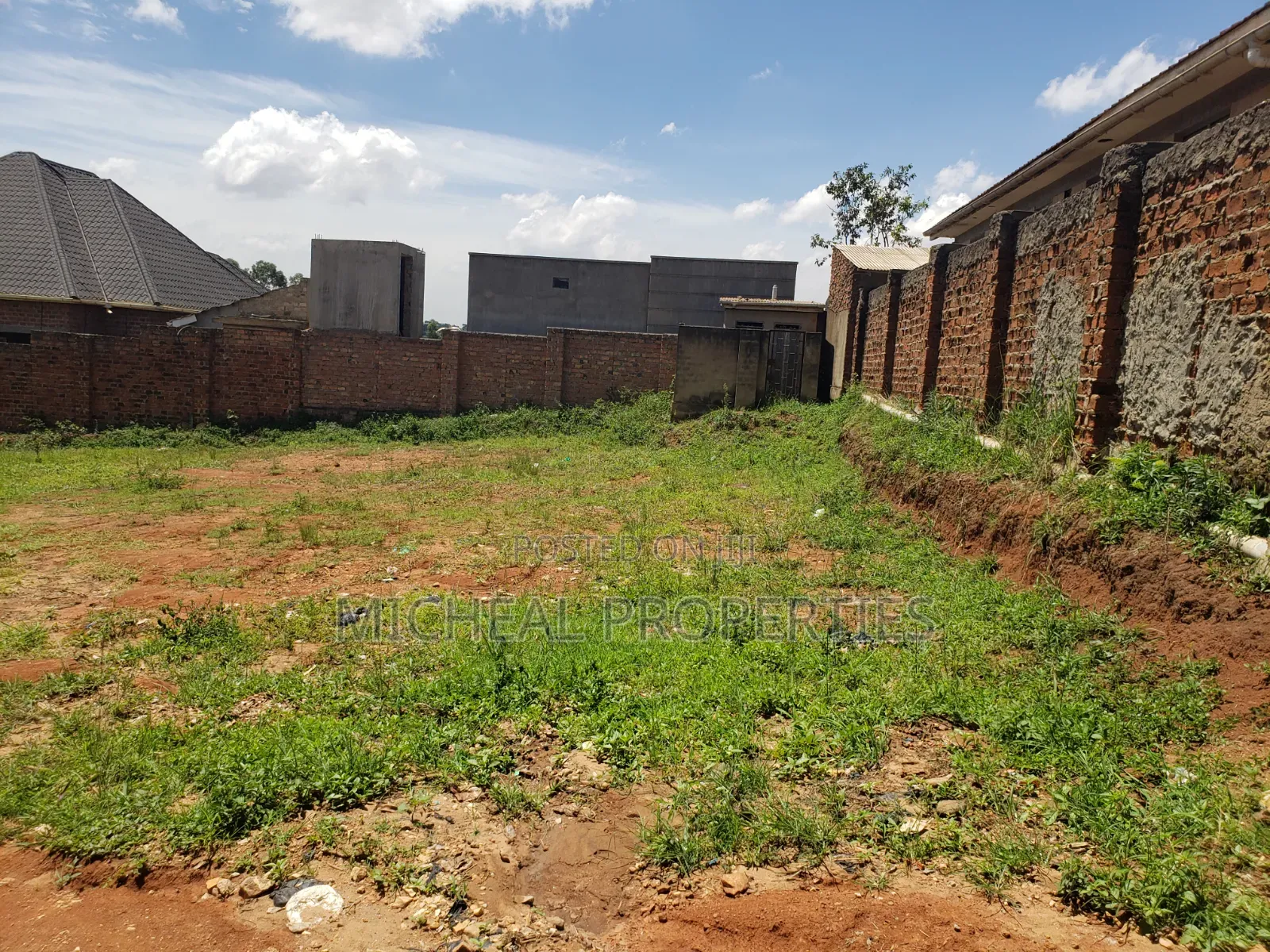 Plot for Sell Kitezi Kabaganda at 35m With Land Titles in Kawempe