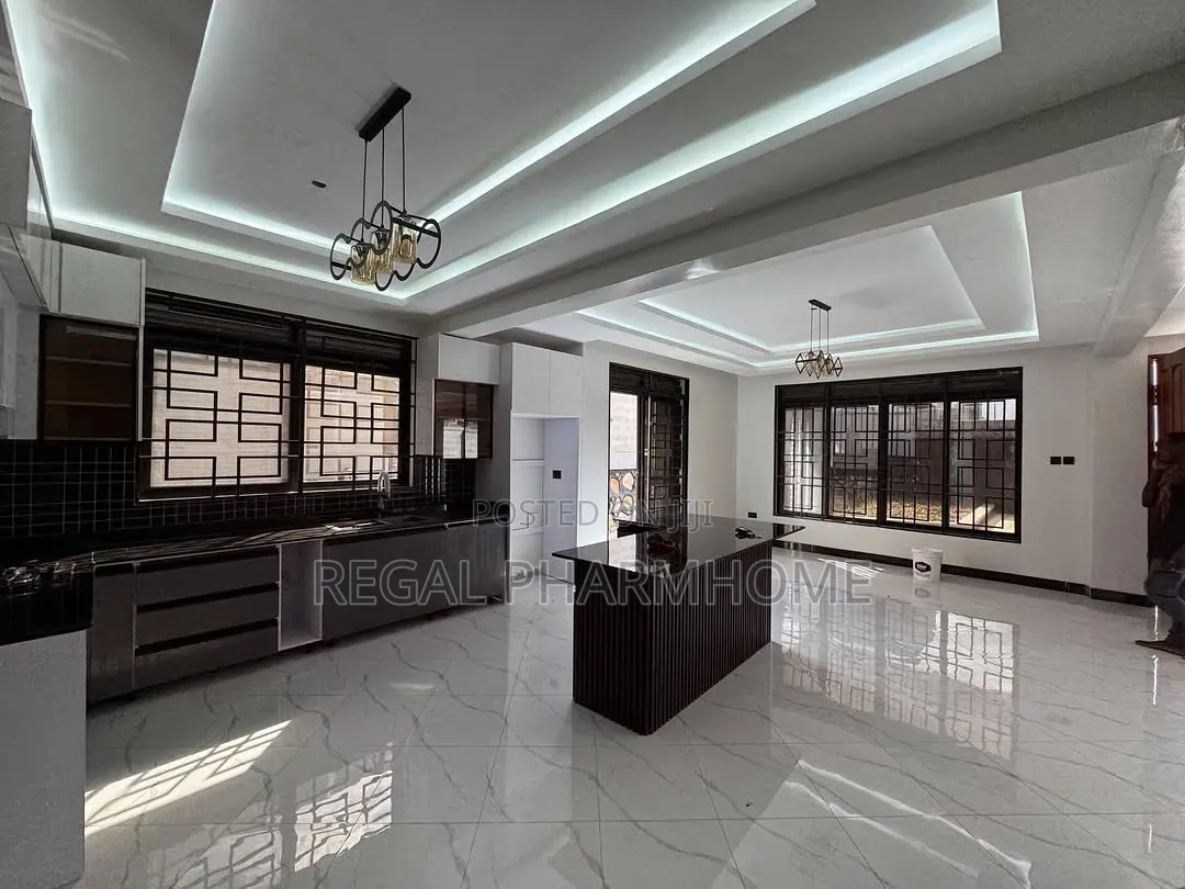 4bdrm Duplex in Sseguku Katale, Central Division for rent in Central Division