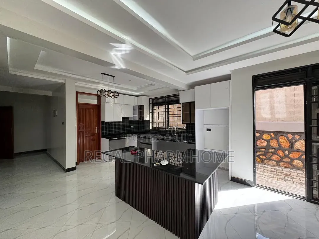 4bdrm Duplex in Sseguku Katale, Central Division for rent in Central Division