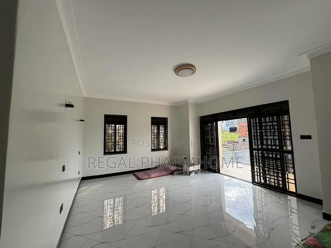 4bdrm Duplex in Sseguku Katale, Central Division for rent in Central Division