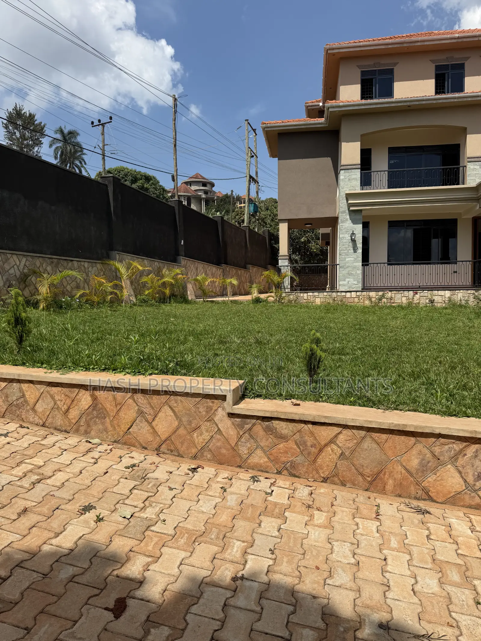 9bdrm House in Akright City, Central Division for sale in Central Division